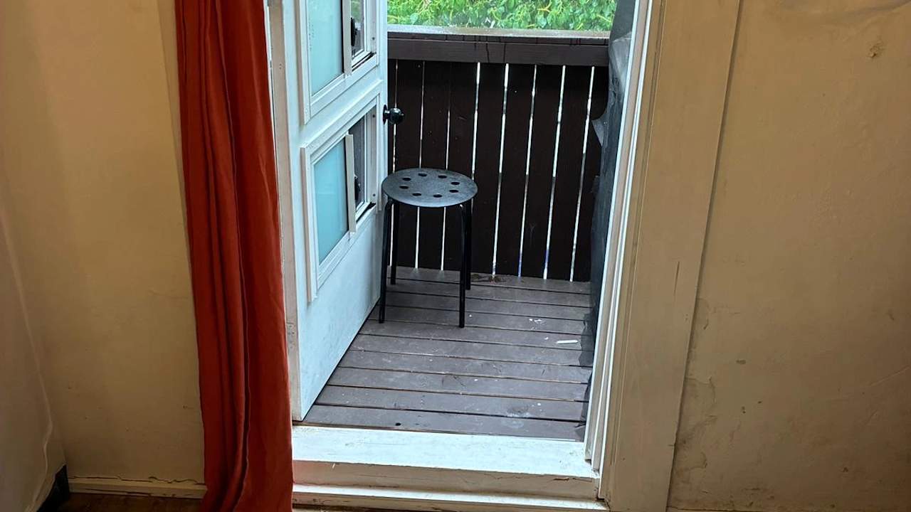Furnished room in a share house