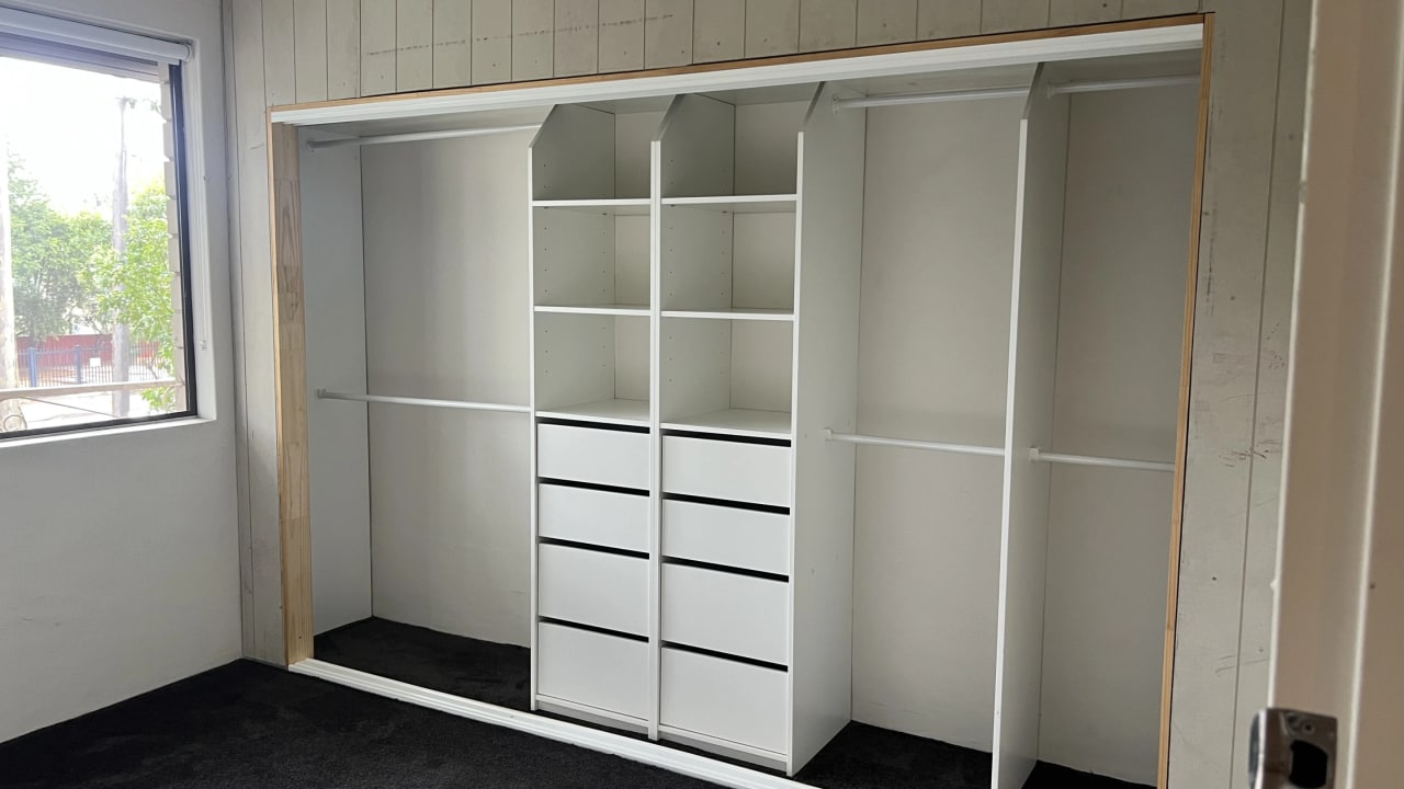 Unfurnished room in a flatshare