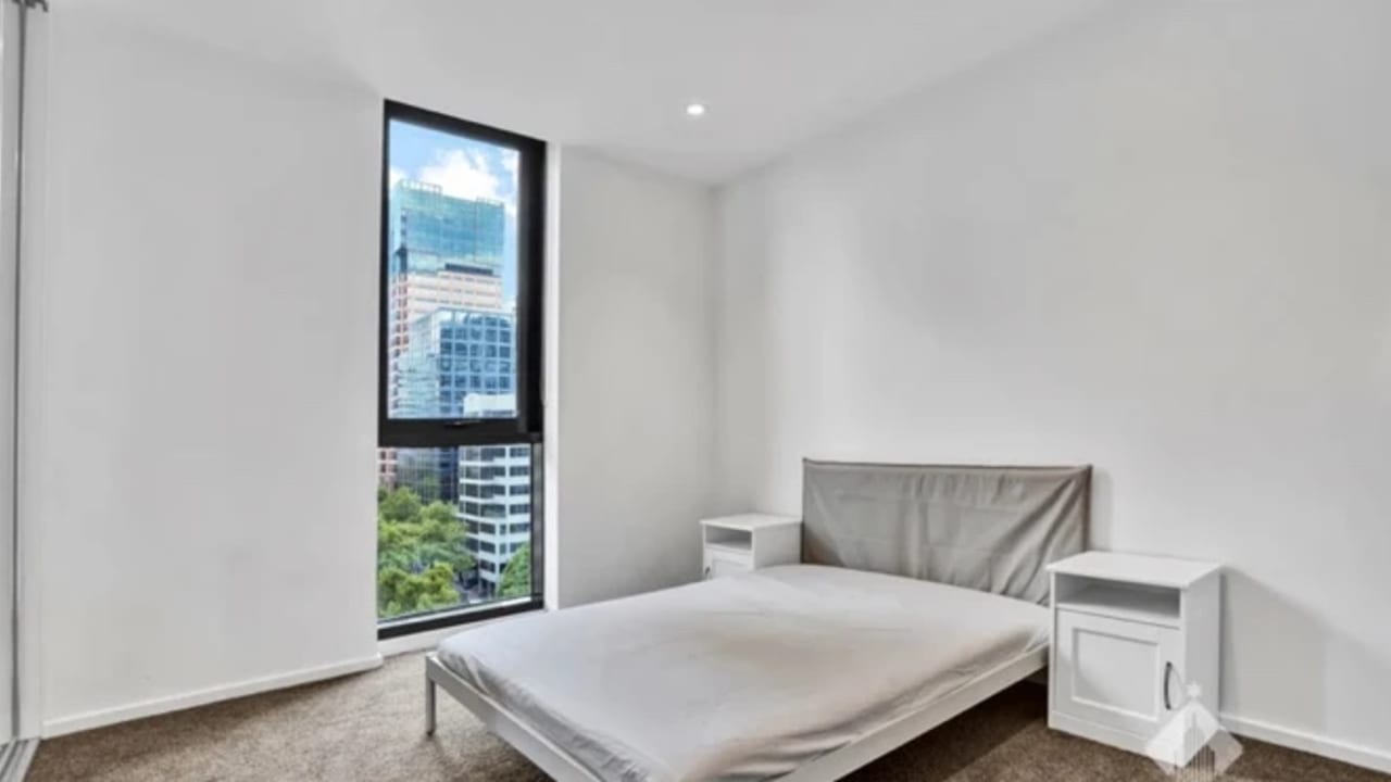 Furnished room with ensuite in a flatshare