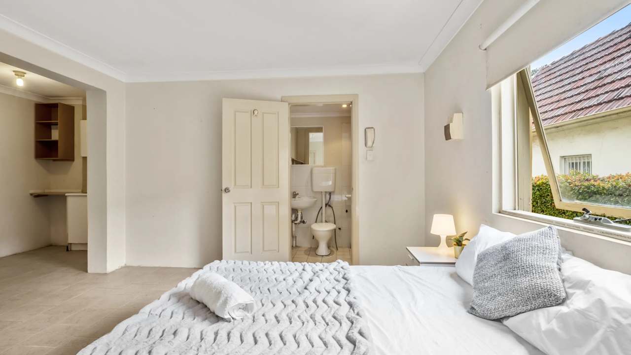 Furnished room studio flat for rent