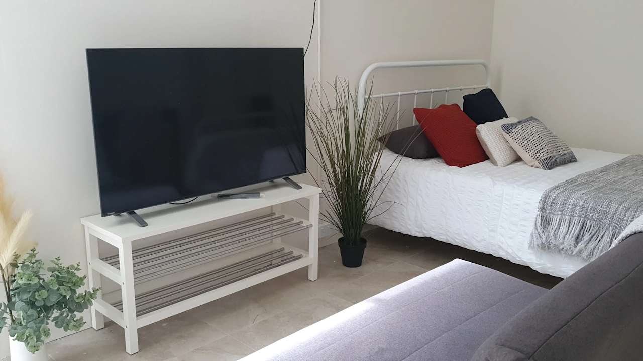 Furnished room studio flat for rent