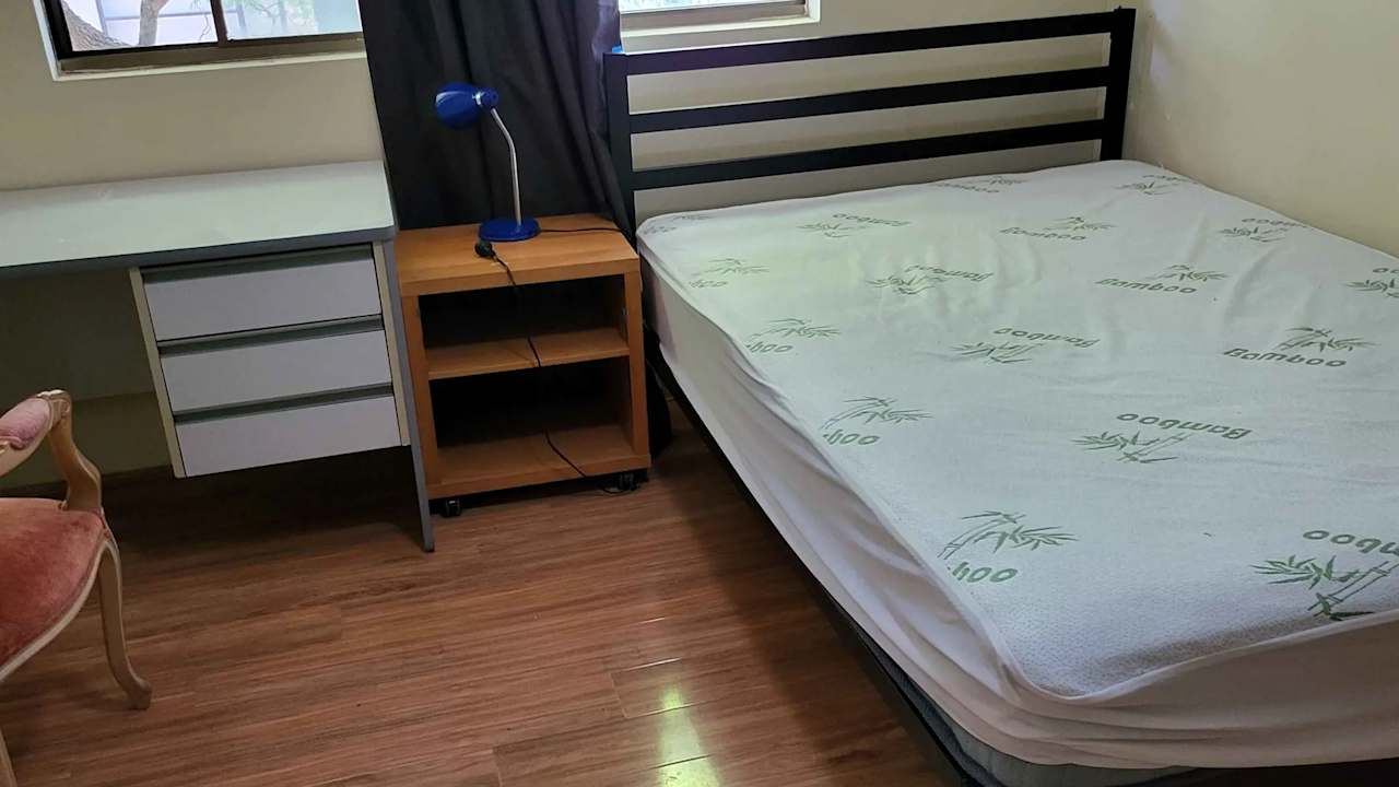 Unfurnished room in a flatshare