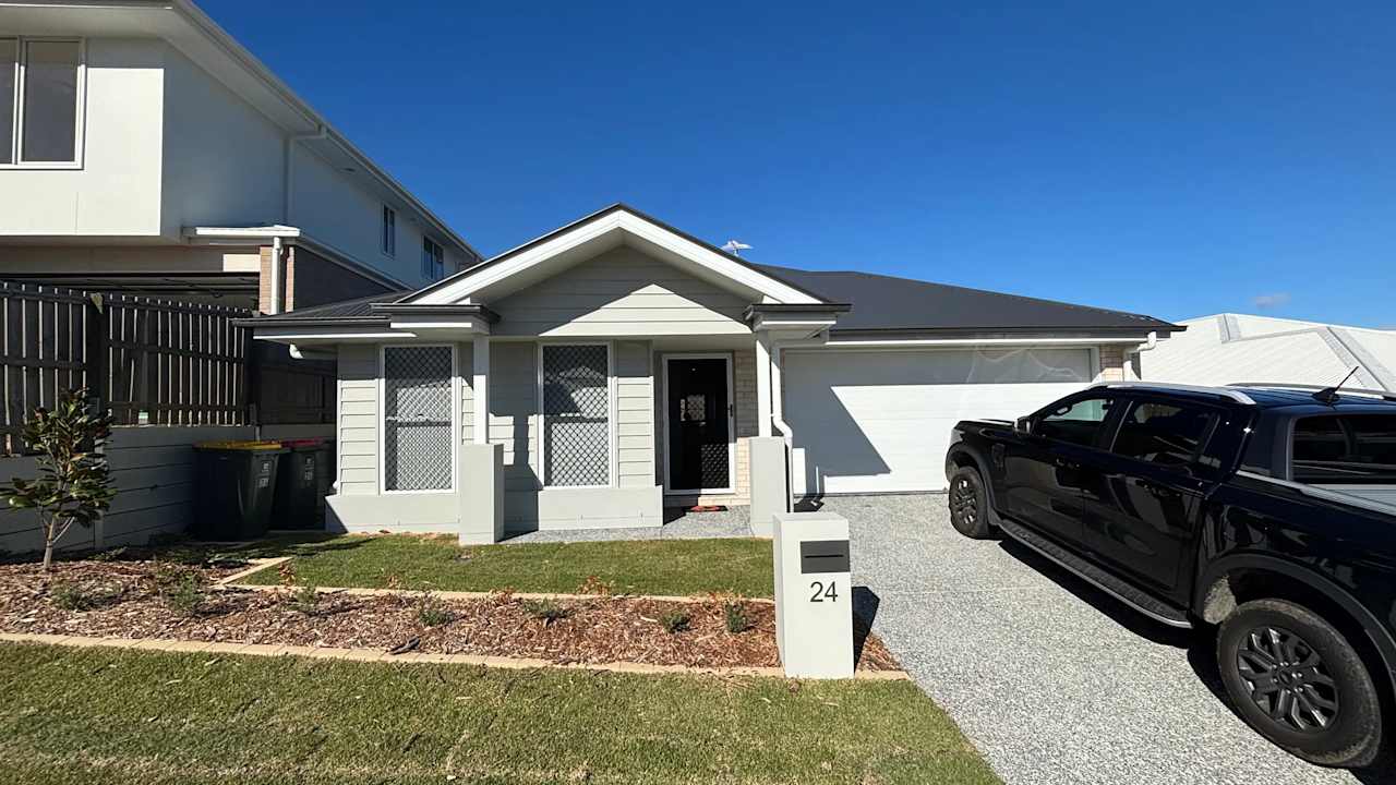Unfurnished room with own bathroom