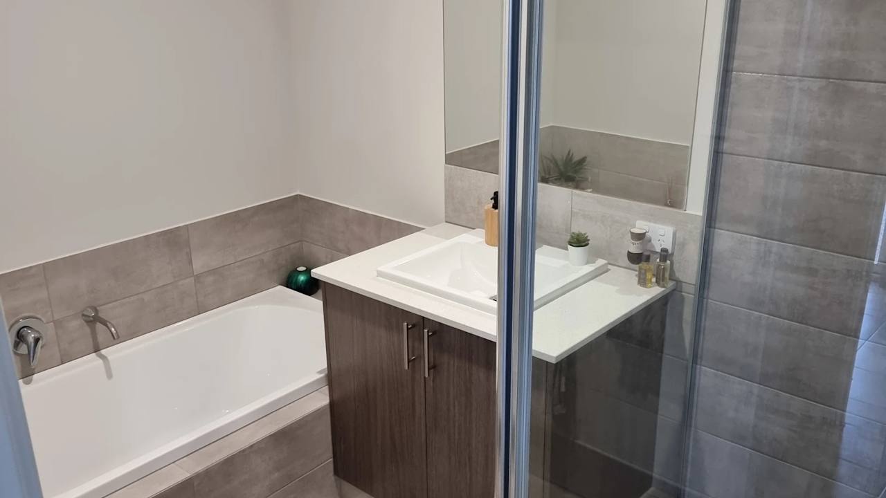 Room in a share house