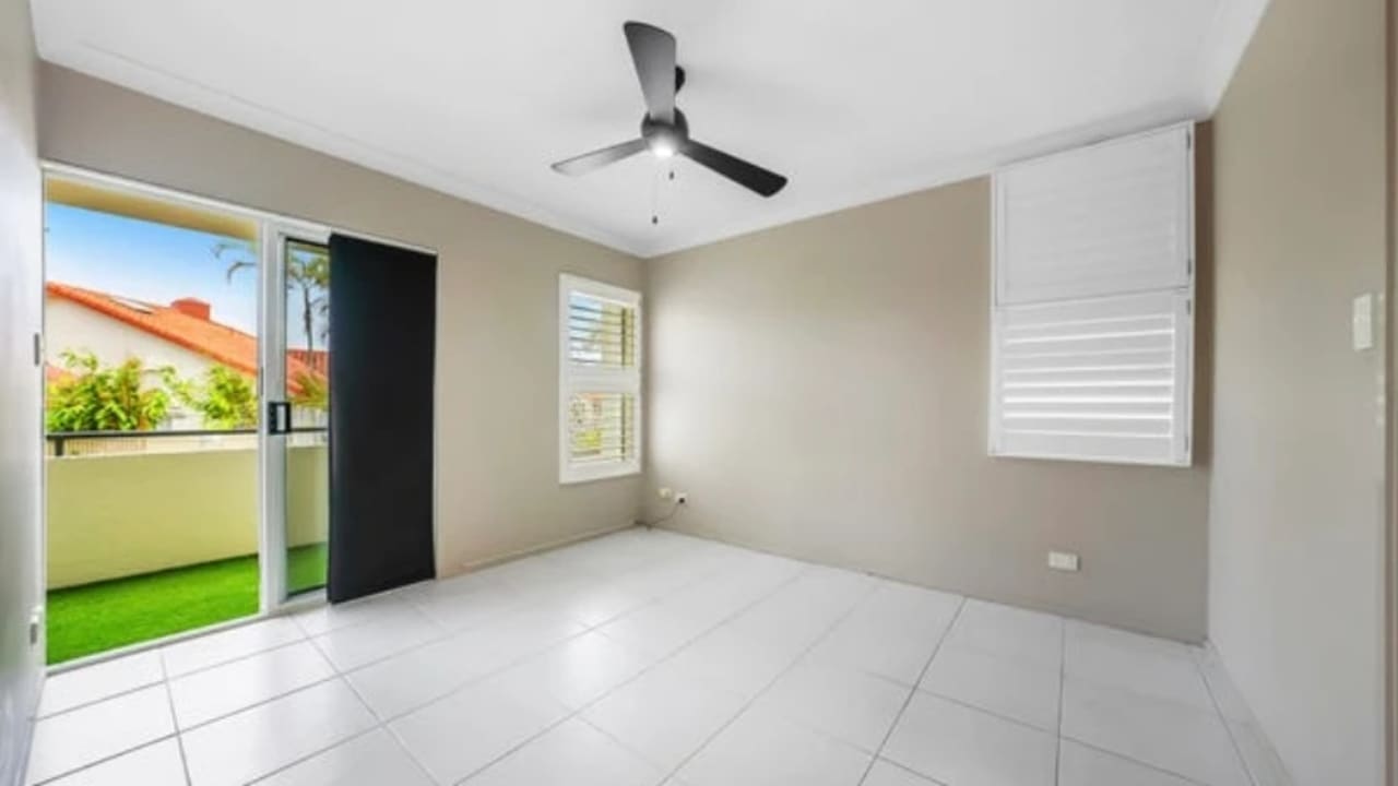 Unfurnished room with ensuite in a flatshare