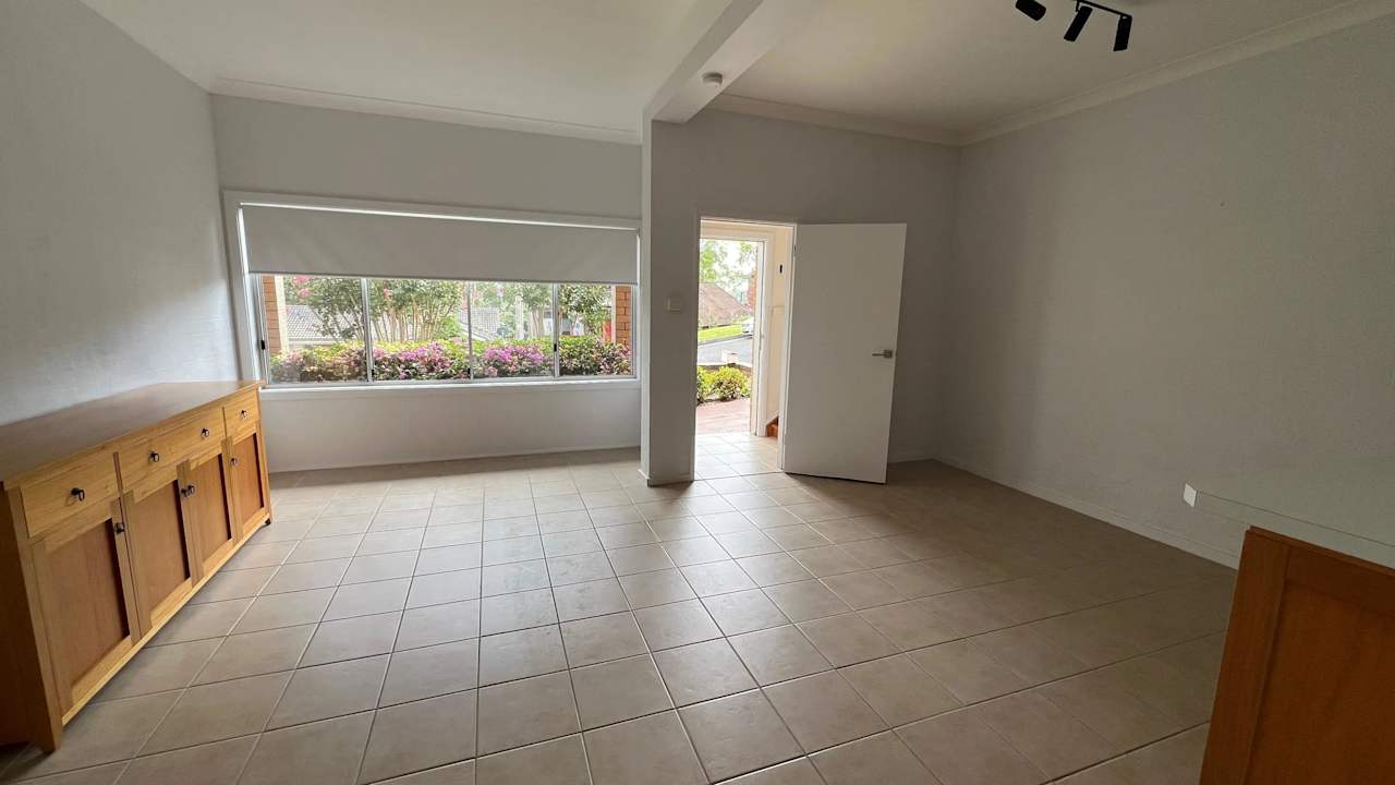 Whole property with 1 room for rent