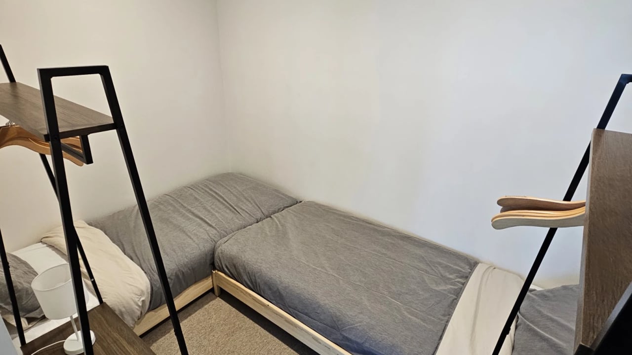 Furnished room in a flatshare
