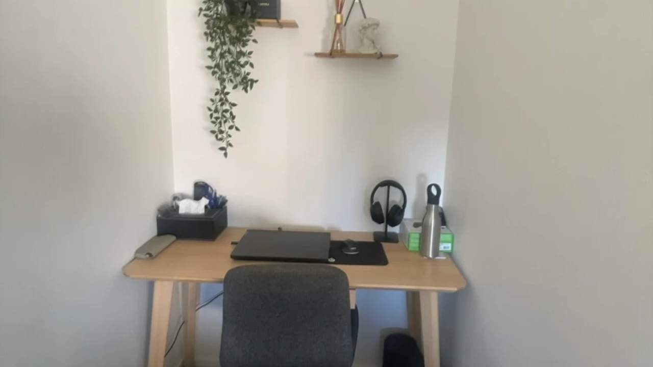 Room in a share house