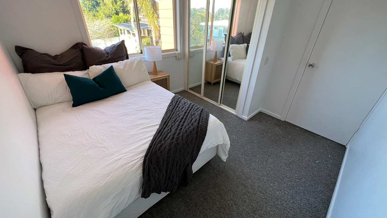 Room in a share house