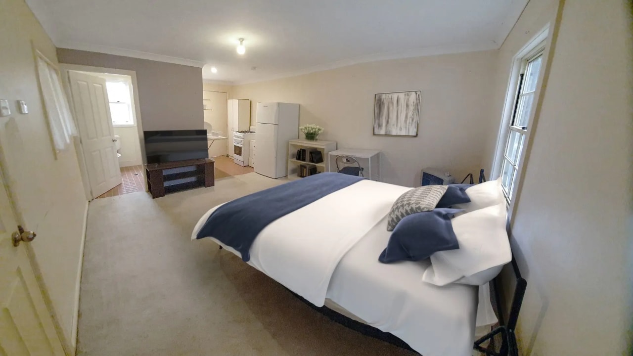 Furnished room with own bathroom