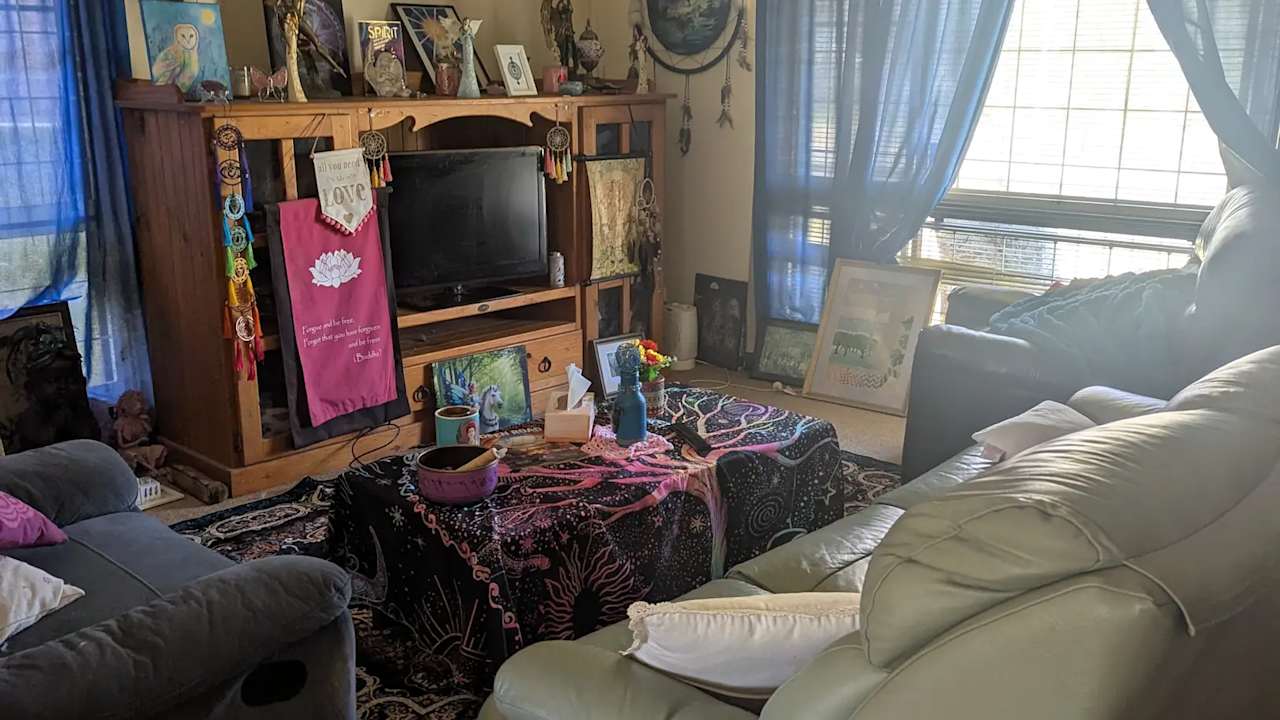 Furnished room in a share house