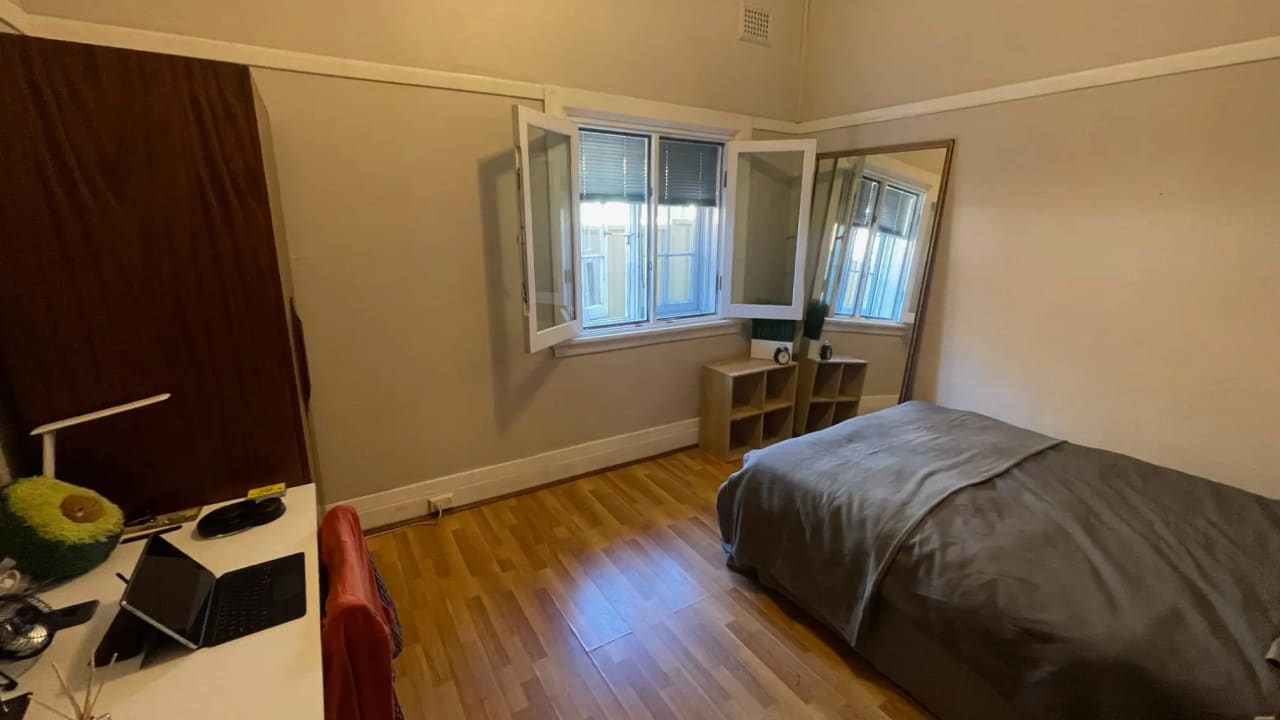 Furnished room in a share house