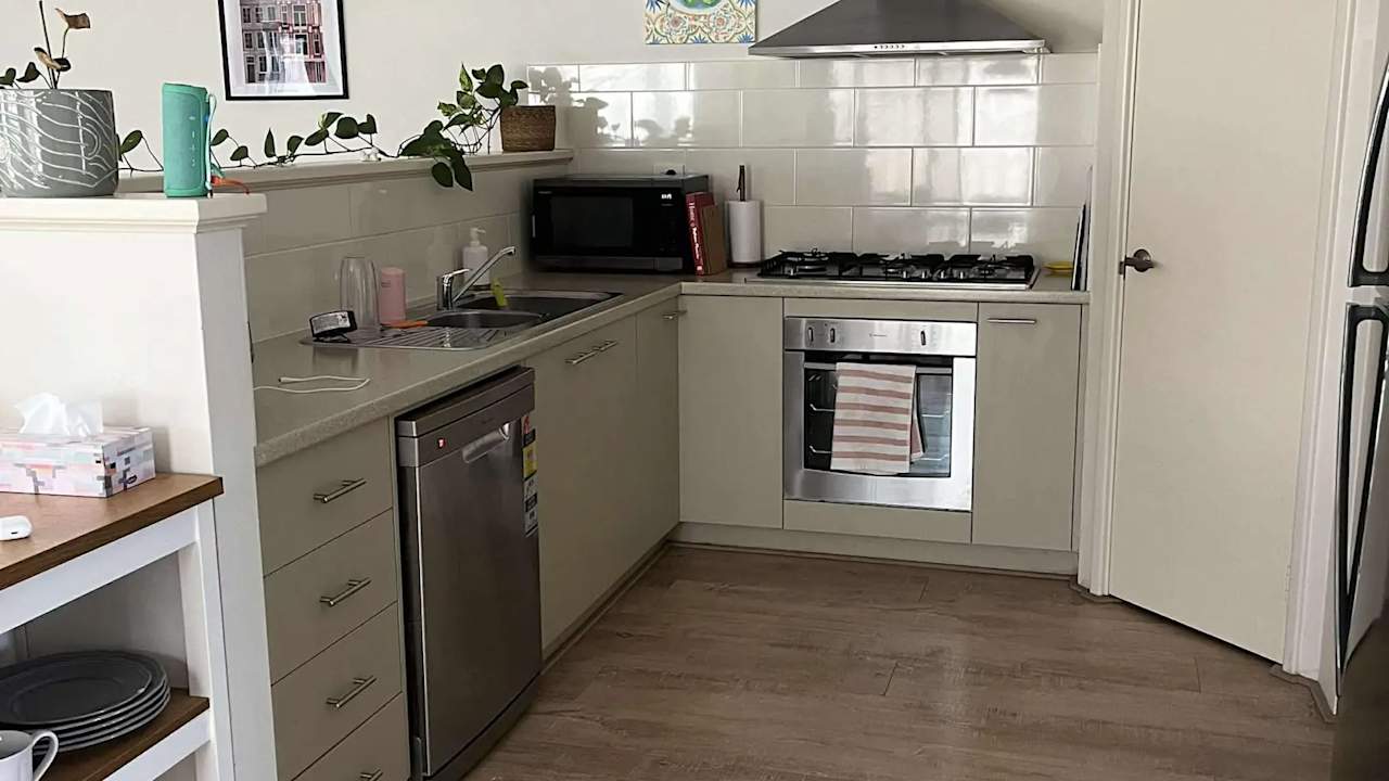 Room in a share house