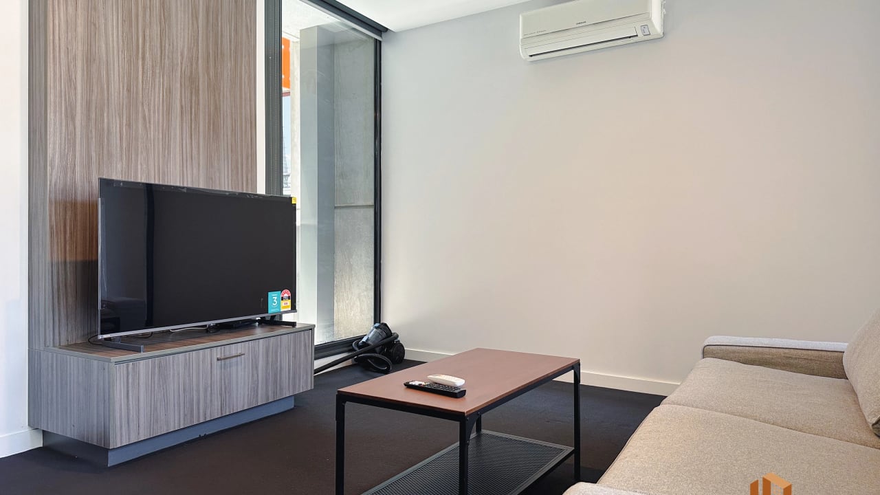 Furnished room with own bathroom