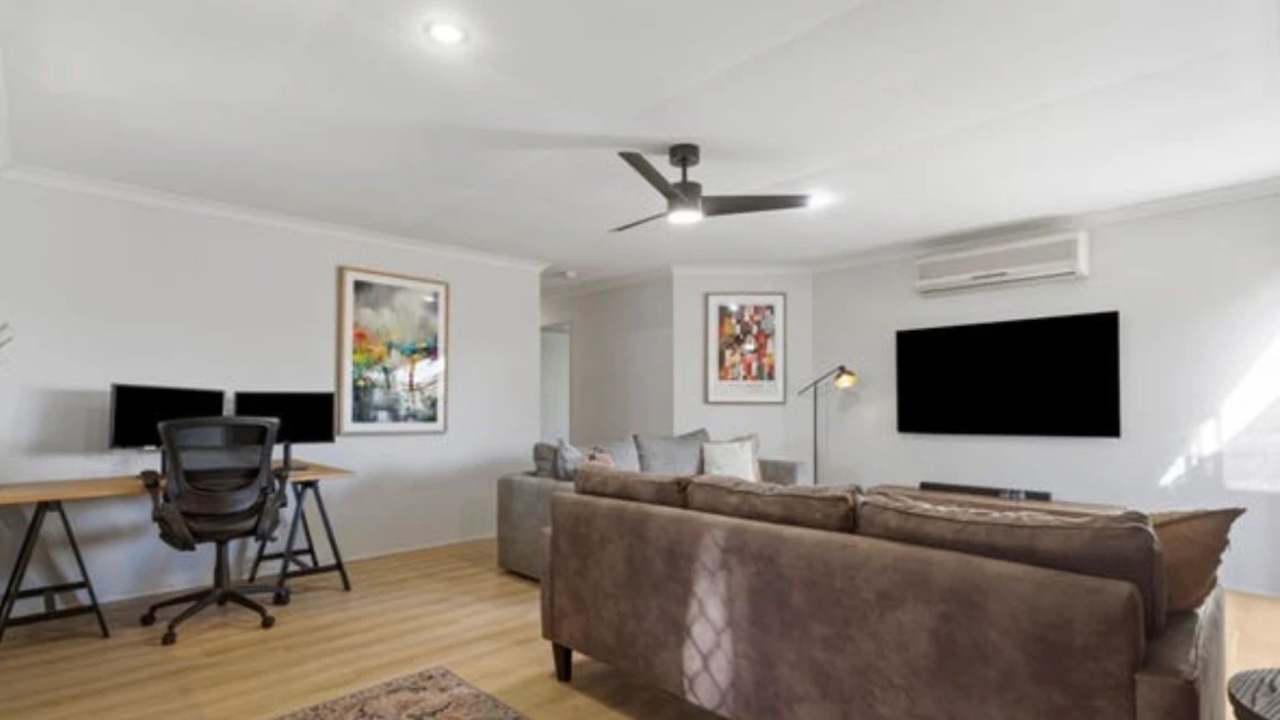 Room in a share house