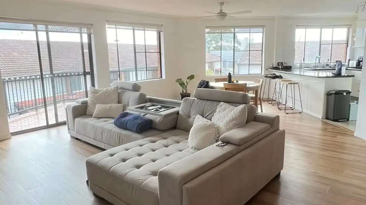 Furnished room in a flatshare