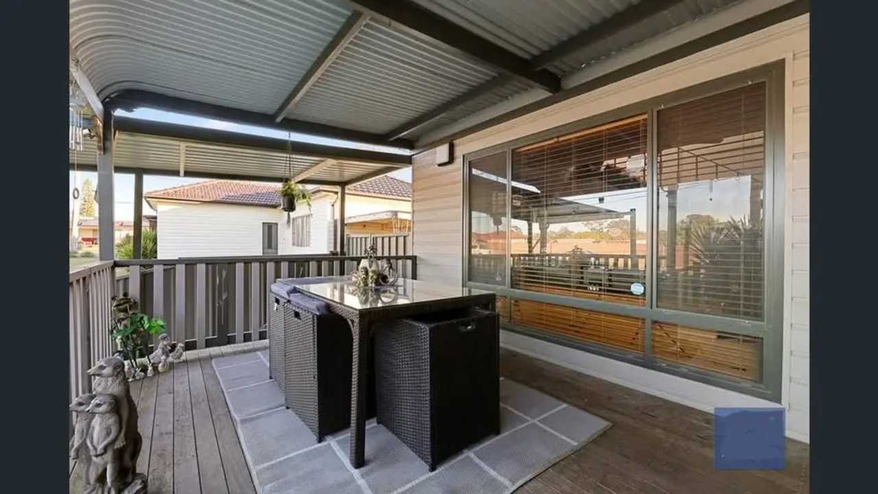 Room in a share house
