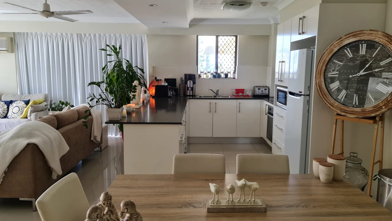 Furnished room in a flatshare