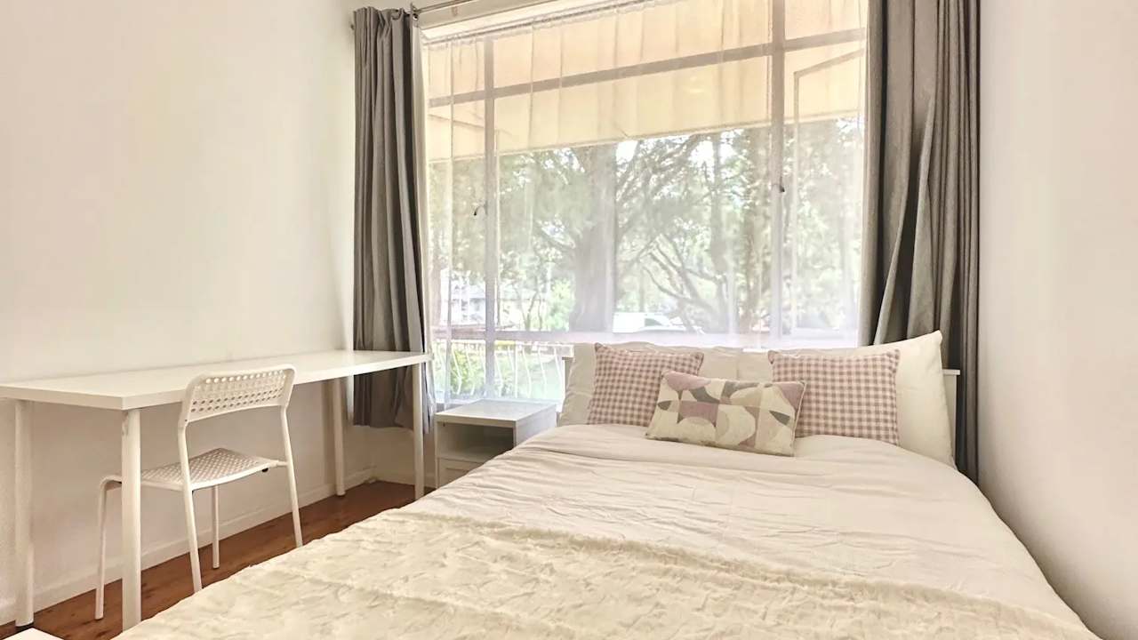 Furnished room in a share house