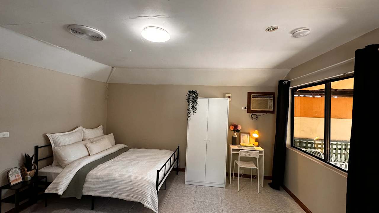 Furnished room in a flatshare