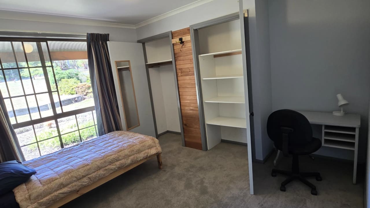 Furnished room in a share house