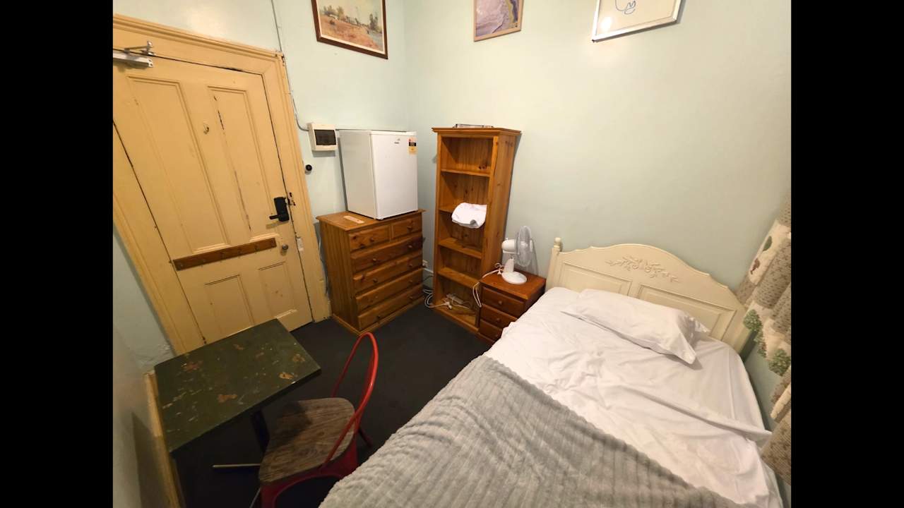 Furnished room in a share house