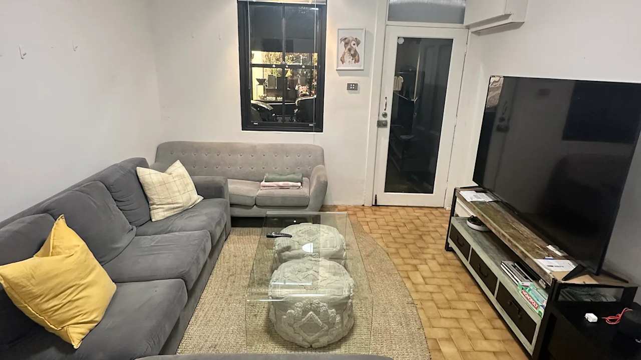 Furnished room in a flatshare