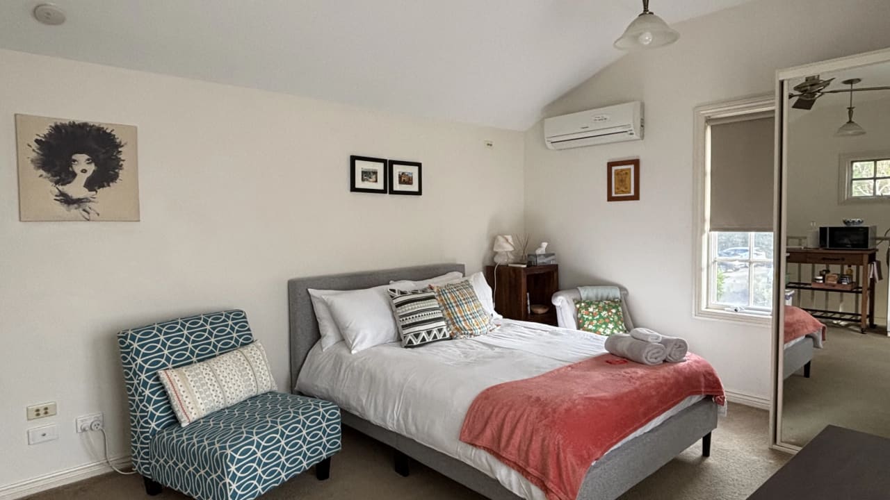 Furnished room studio flat for rent