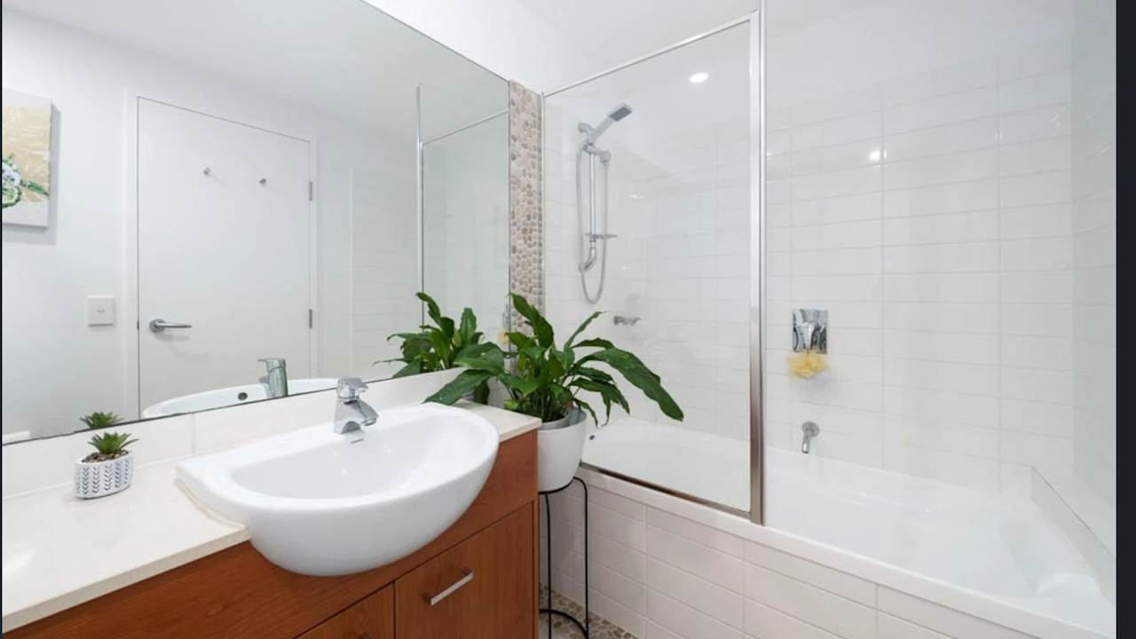 Unfurnished room with own bathroom