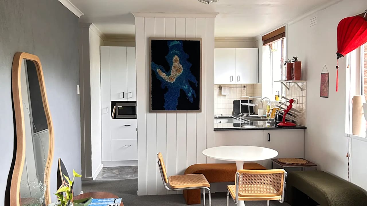 Furnished room in a flatshare