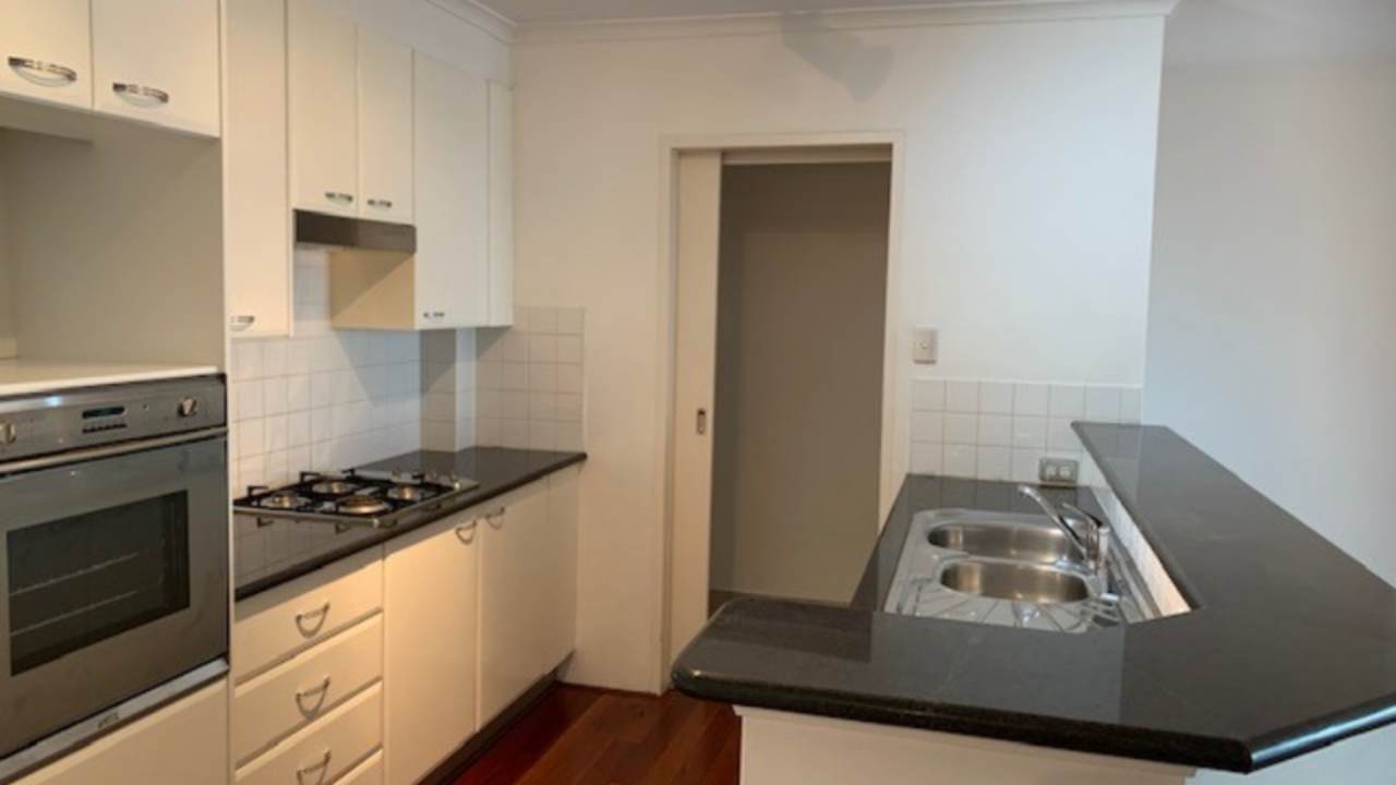 Furnished room with ensuite in a flatshare