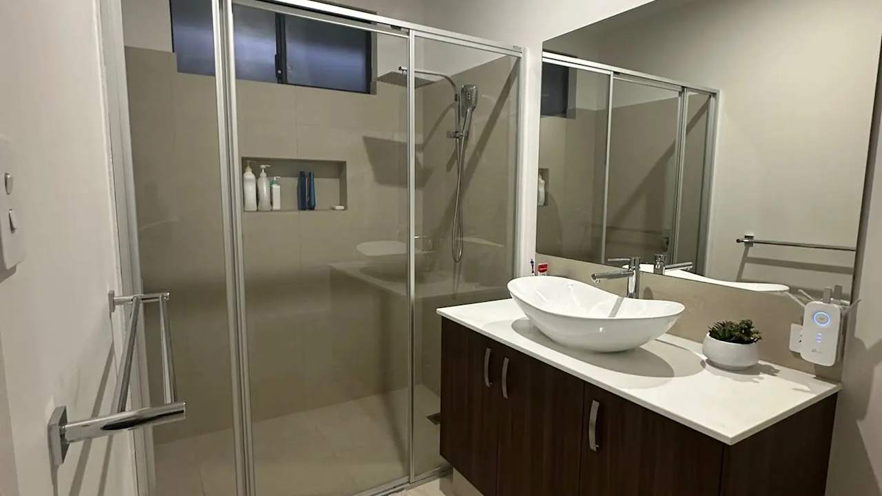 Unfurnished room with own bathroom