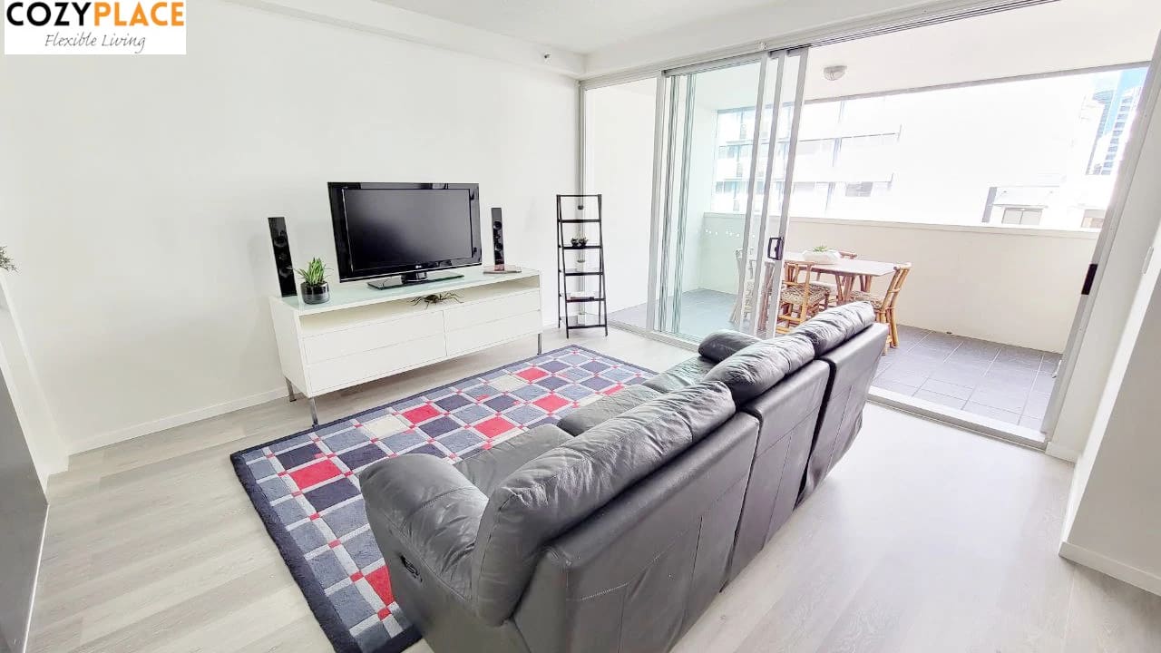 Furnished room with ensuite in a flatshare