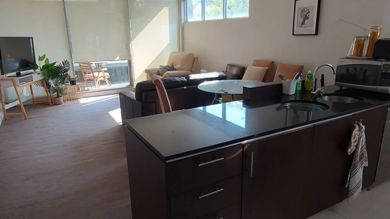 Furnished room in a flatshare