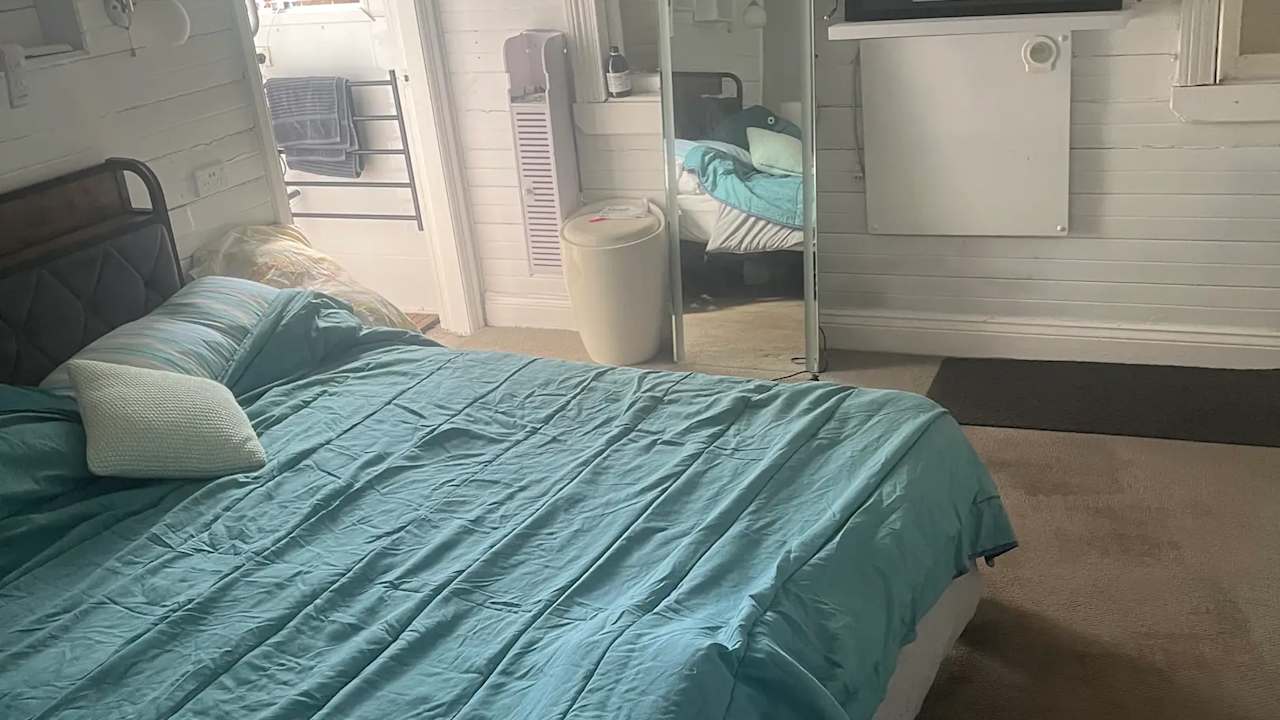 Furnished room with ensuite in a flatshare