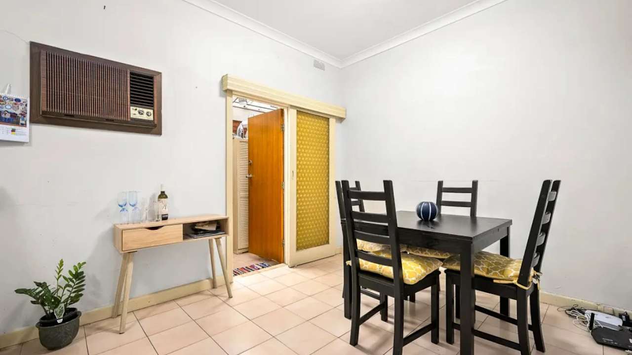 Unfurnished room in a share house