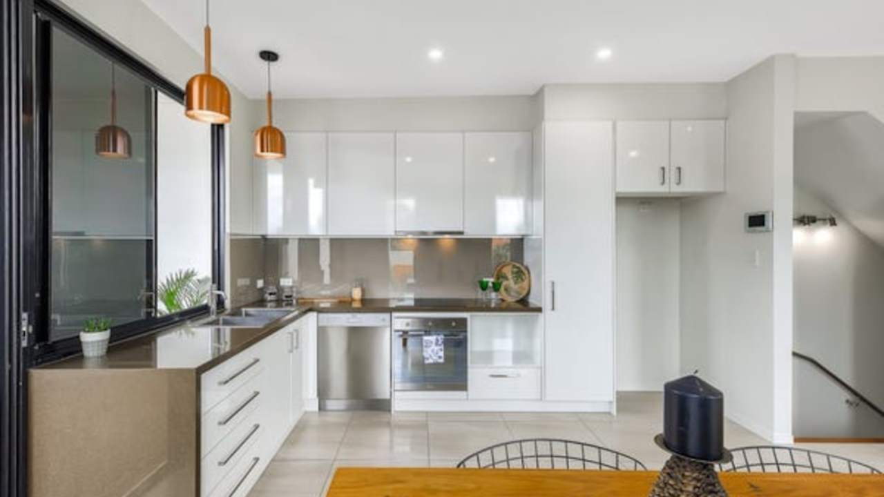 Whole property with 3 rooms for rent