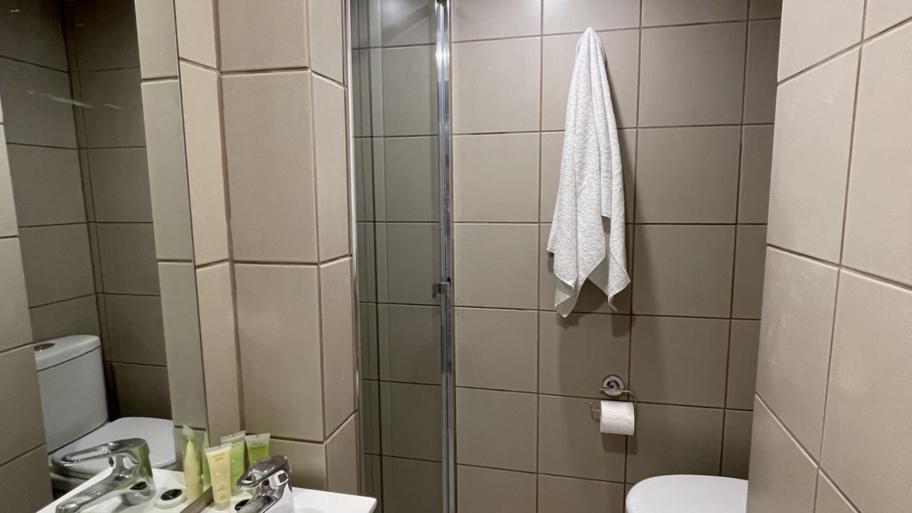 Furnished room studio flat for rent