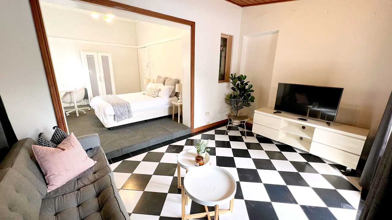 Room in a share house