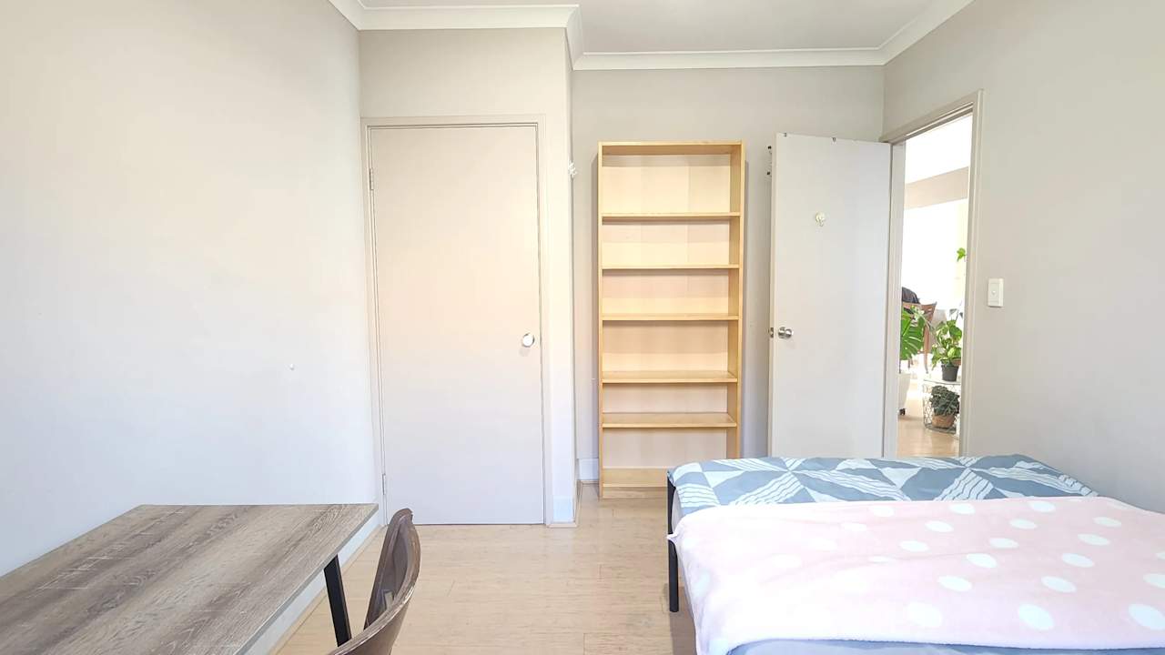 Furnished room in a share house