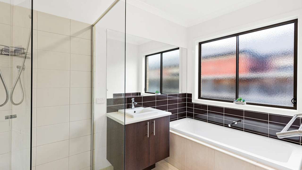 Unfurnished room in a share house