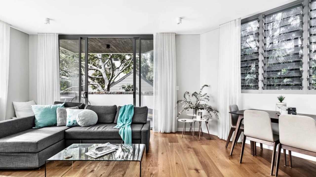 Furnished room with ensuite in a flatshare