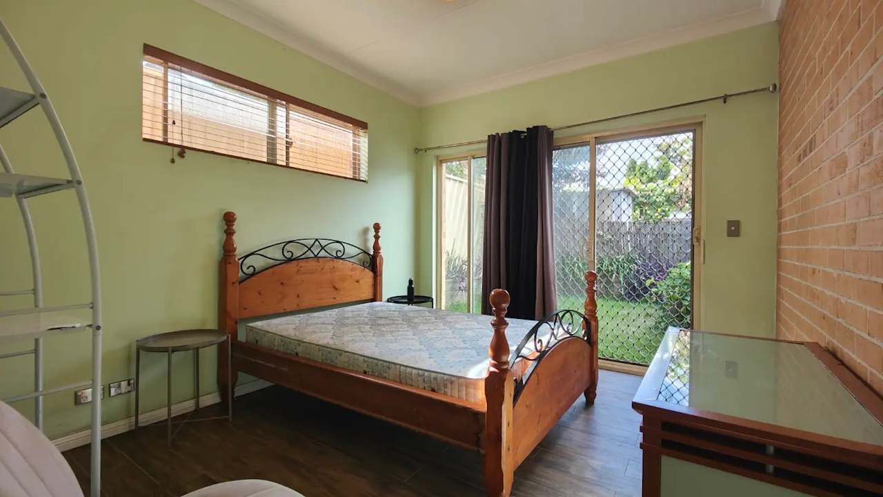 Furnished room with ensuite in a flatshare