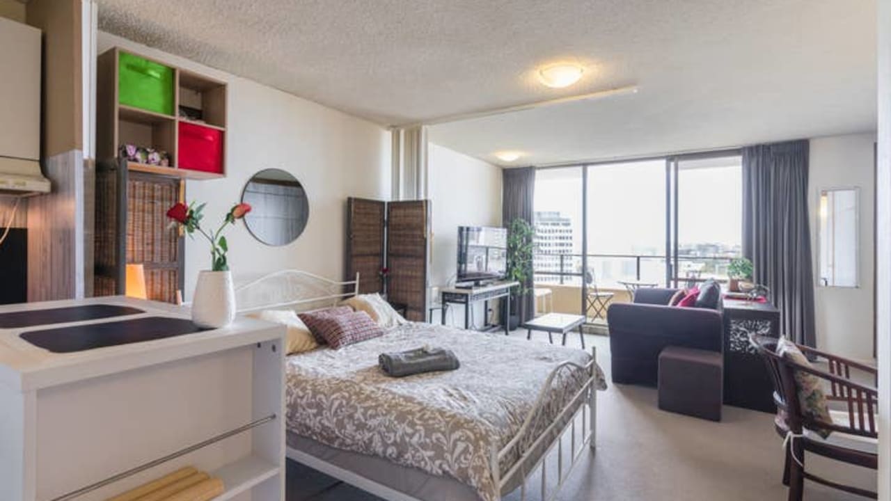 Whole property with 1 room for rent