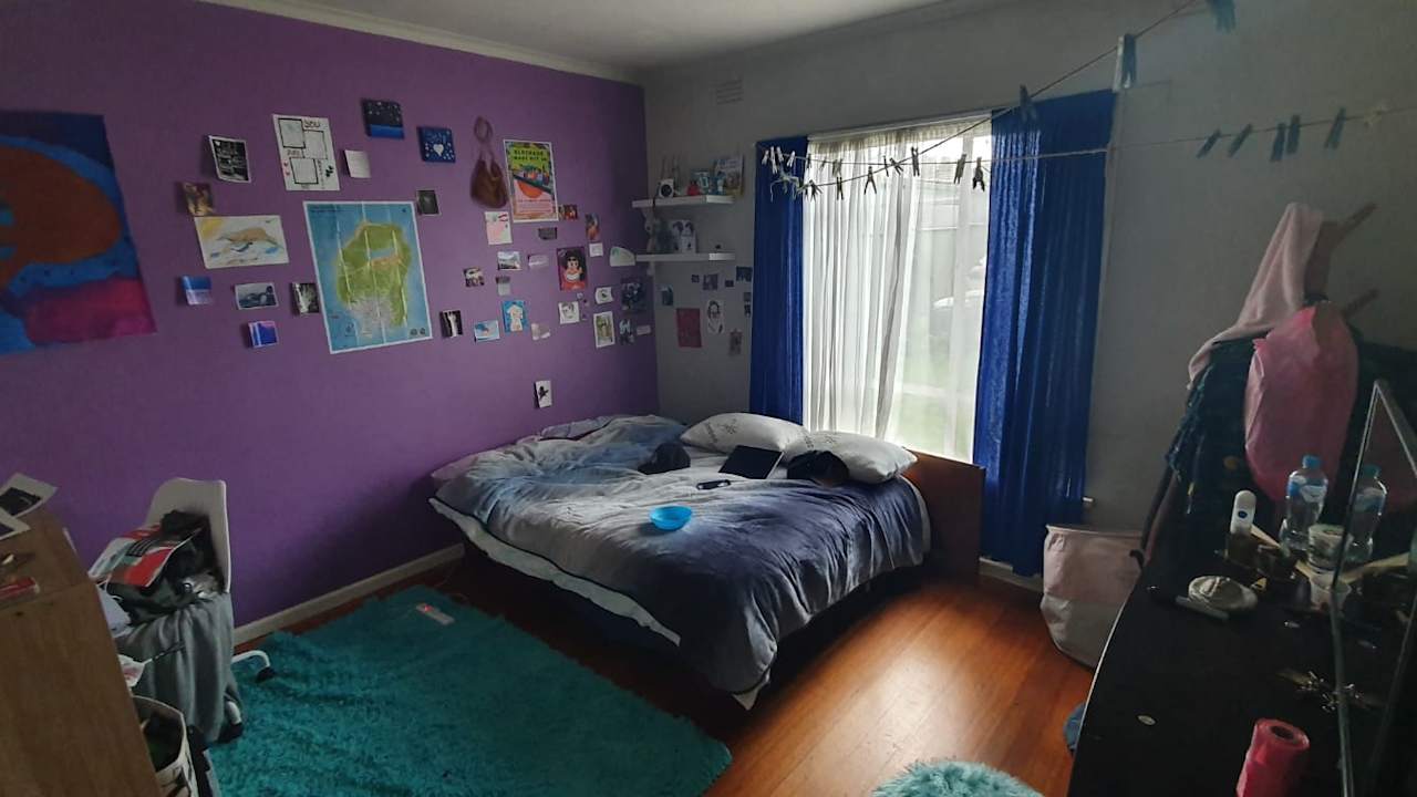 Room in a share house