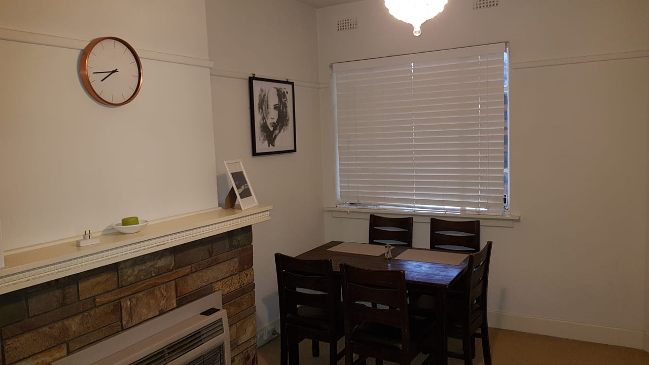 Furnished room in a flatshare