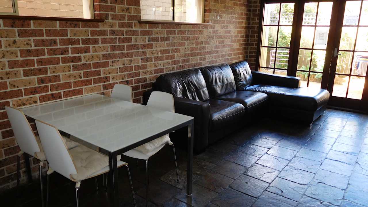Room in a share house