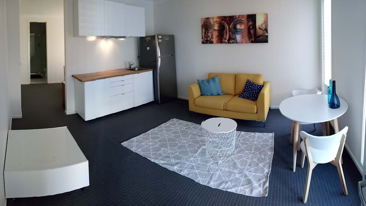 Whole property with 1 room for rent