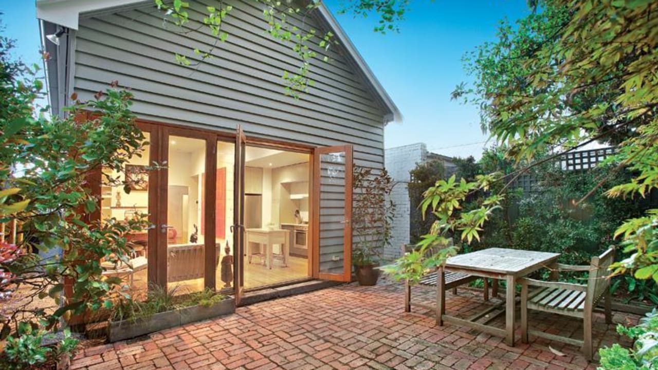 Room in a share house