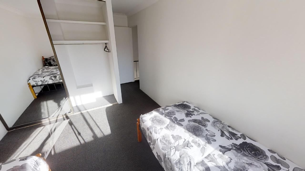 Furnished room with ensuite in a flatshare
